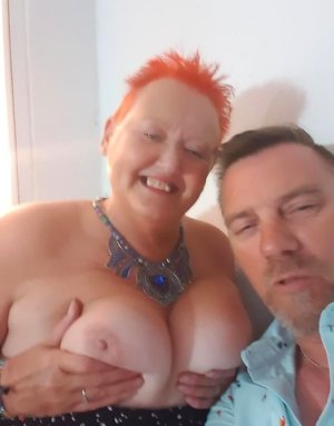 TAC Amateurs pleased to share with you a free picture gallery with Valgasmic Exposed demonstrating hot body