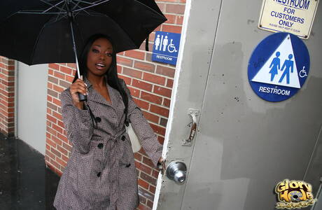 Gloryhole Initiations are proud to present you with a free pics featuring Courtney Fox in sex scene with boy