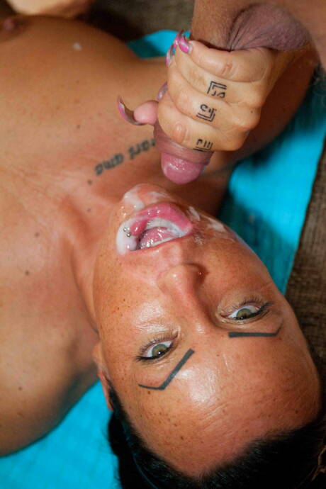 Tattooed Mature Pics