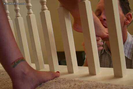 Kiss Her Foot invites you to browse their free pictures with Ashley in femdom action