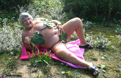 TAC Amateurs offers a free pic gallery with Grandma Libby xxx gallery 267797