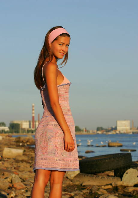 Femjoy invites you to browse their free pictures with Anja exhibit sexy shape