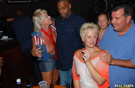 Real Tampa Swingers invite you to explore xxx pictures with Tracy Lick in amazing groupsex scene